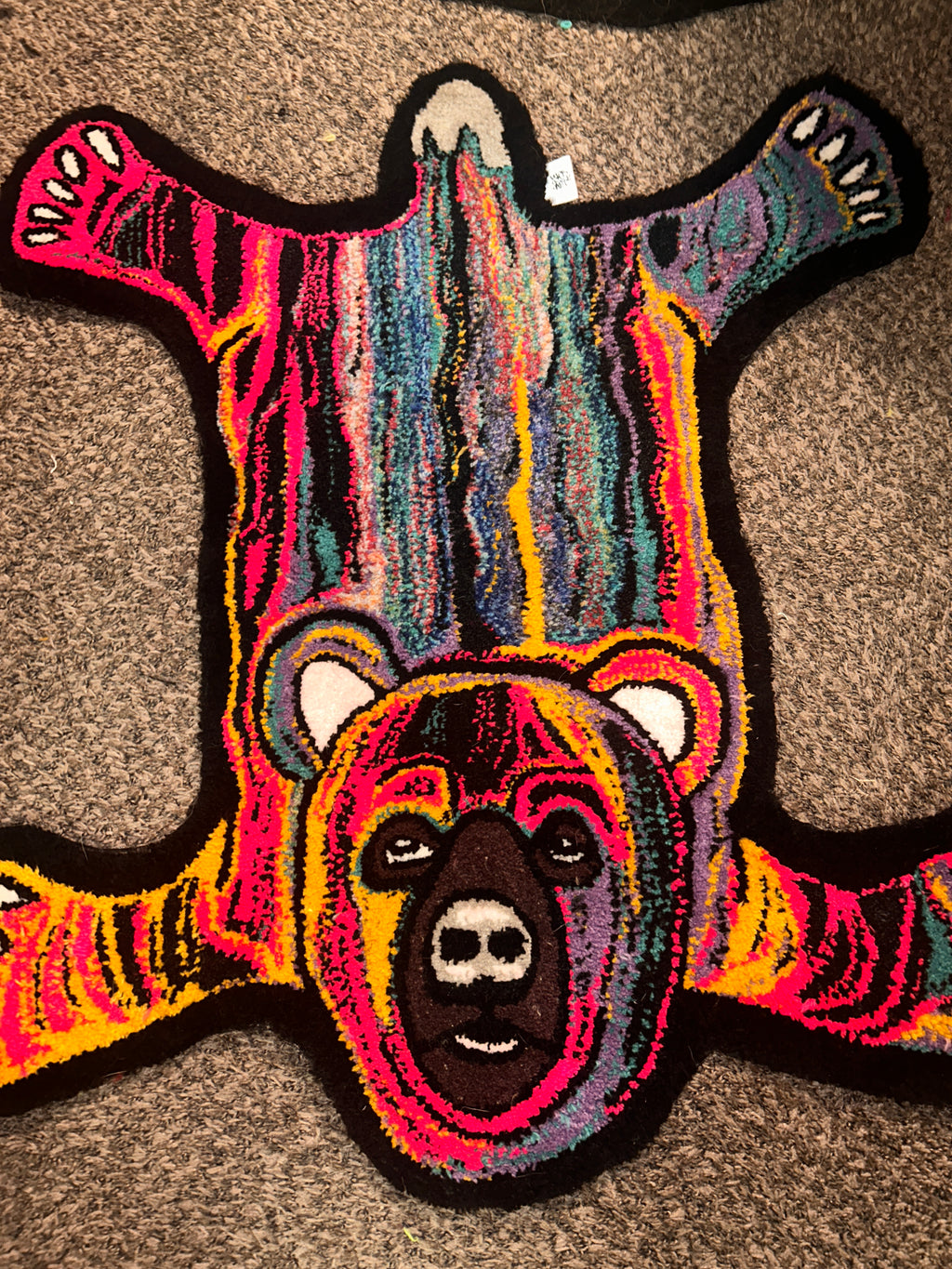 XL Abstract Bear Tufted Rug