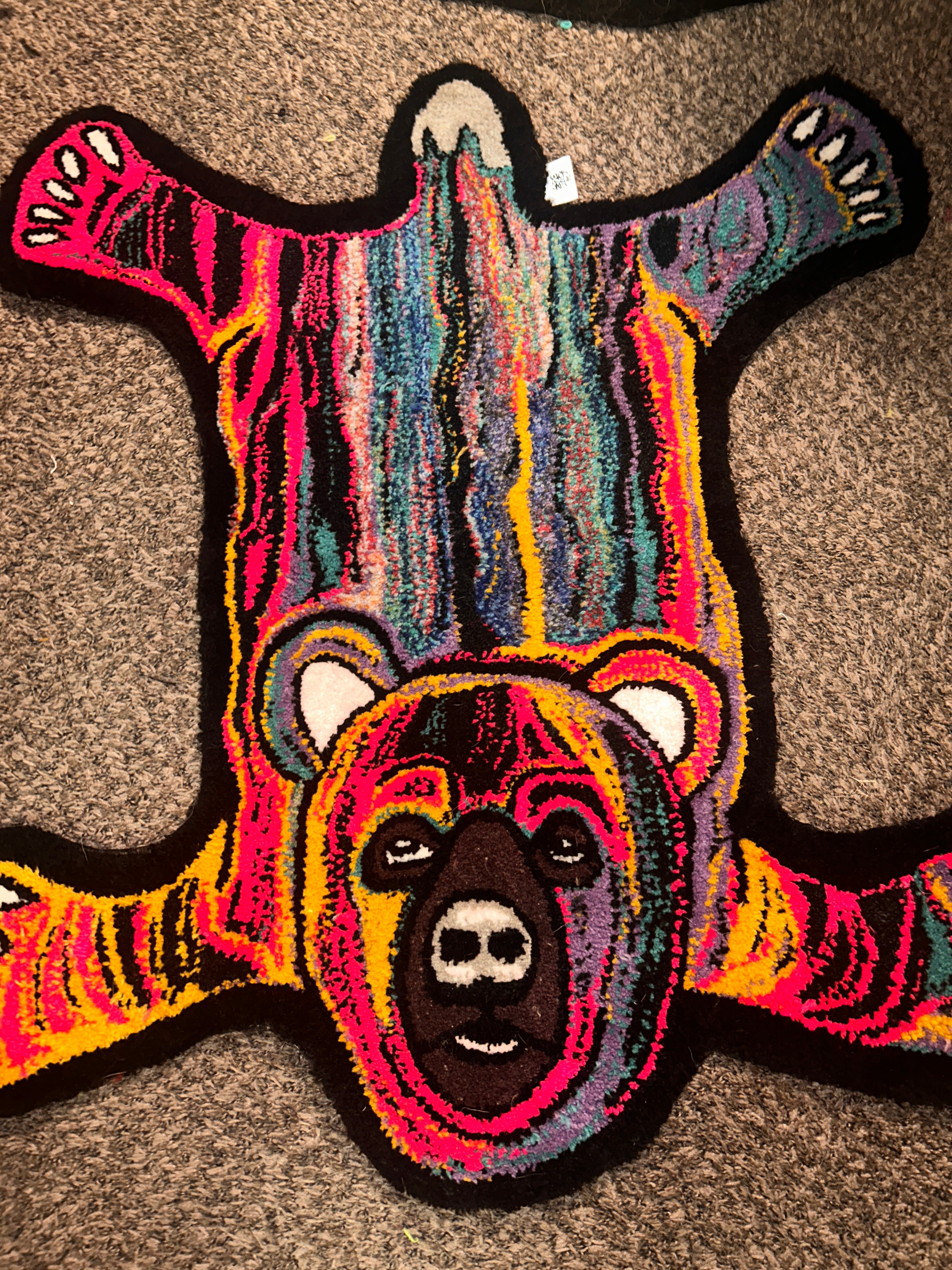 XL Abstract Bear Tufted Rug